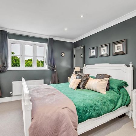 Stylish 3 Bedroom Townhouse For 5 Guests, Set In The Medieval Grid With Off Street Parking Bury St. Edmunds Luaran gambar